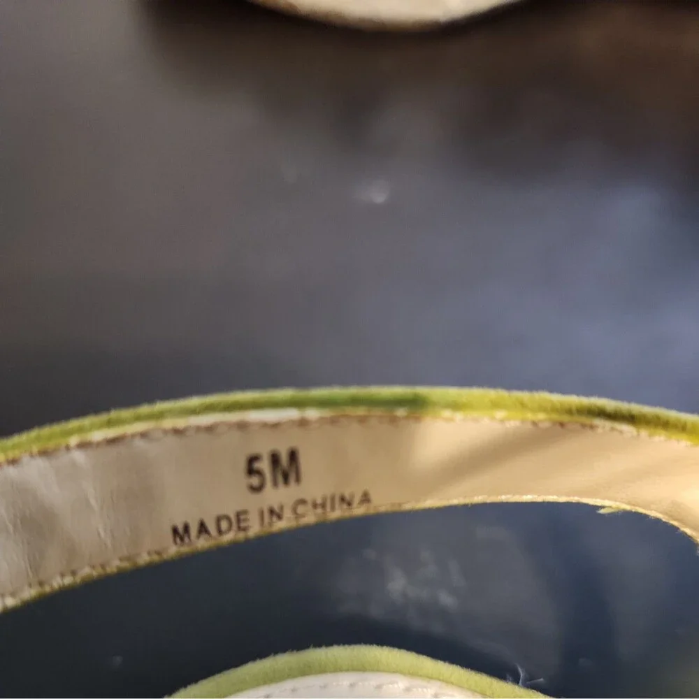 PELLE MODA kortez wedge Sandals in olive Womens Sz5